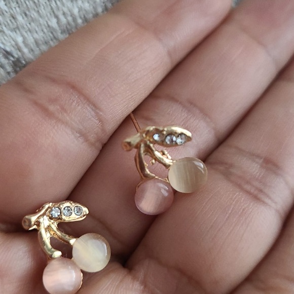 Korea Pearl Stud Earrings Cute Girl Cherry - Picture 3 of 3